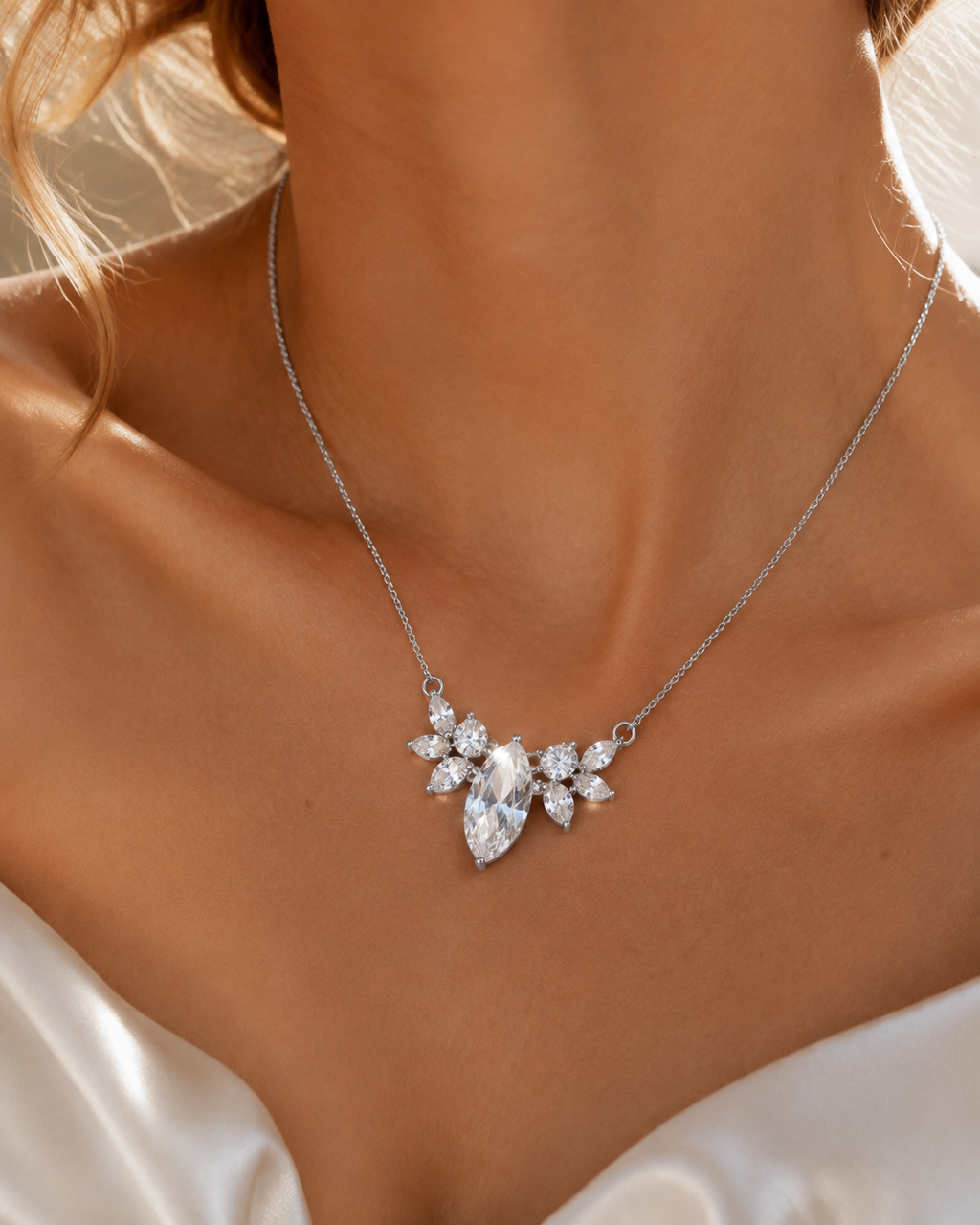 Broken Star Bloom Necklace