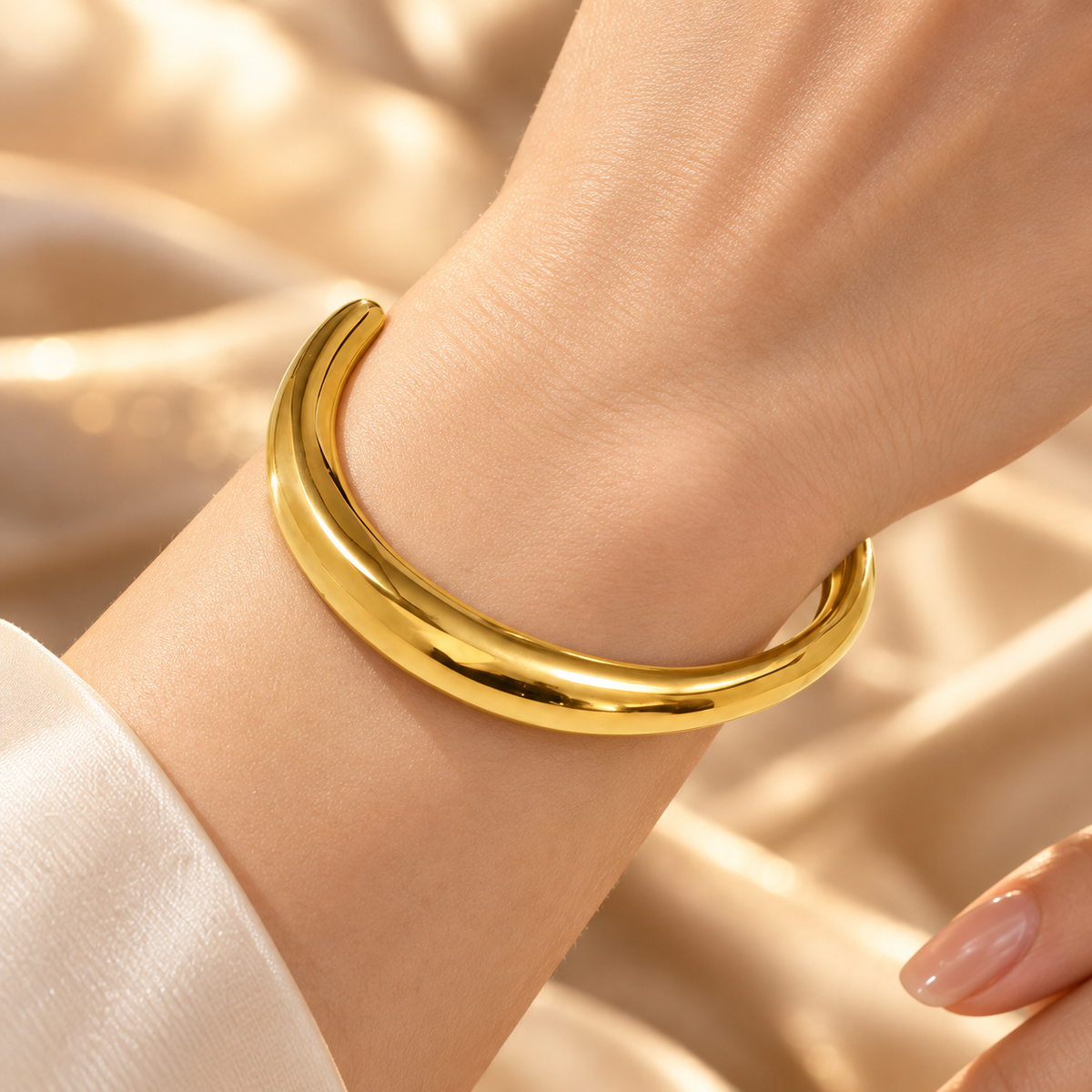 Shattered Stars · Eternal Curve Bracelet